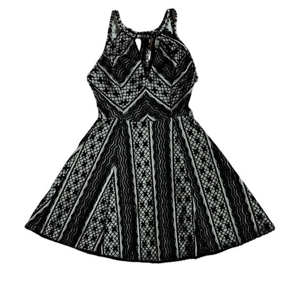 Free People Dresses & Skirts - Free People Black Lace Overlay Night Out Dress Size 4